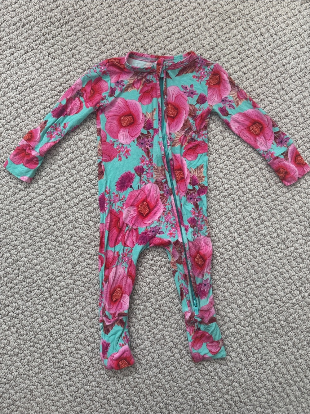 EUC *RETIRED PRINT* Posh Peanut “Kienna” Convertible Zippy (Size 3-6 months)